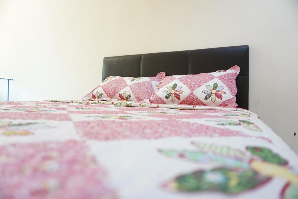Warisan Indah Homestay near KLIA Sepang Exterior foto